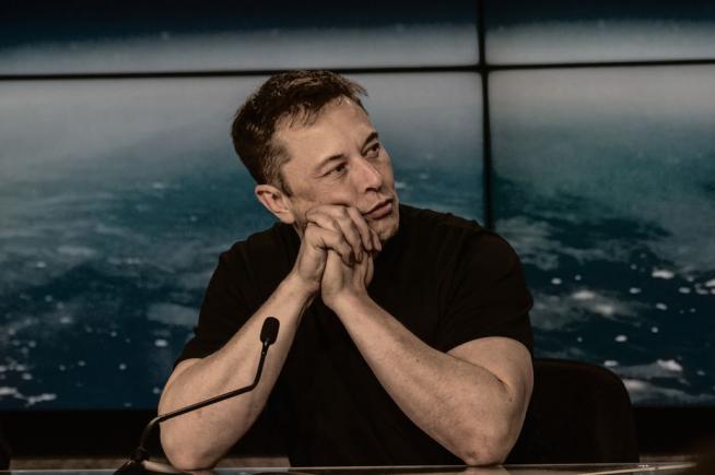 Elon Musk numește mass-media din SUA „rasistă anti-albi” 