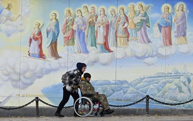 Ucraina: soldații cu dizabilități se confruntă cu stigmatizarea socială