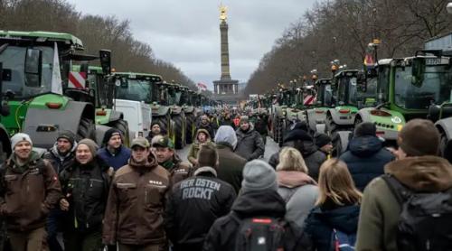 Fermierii germani blochează Berlinul cu mii de tractoare: "Nu mai sunt bani", le spune guvernul