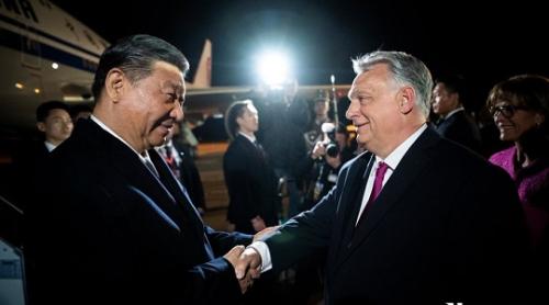 Președintele chinez Xi Jinping a sosit în Ungaria ultima oprire a turneului său european de cinci zile