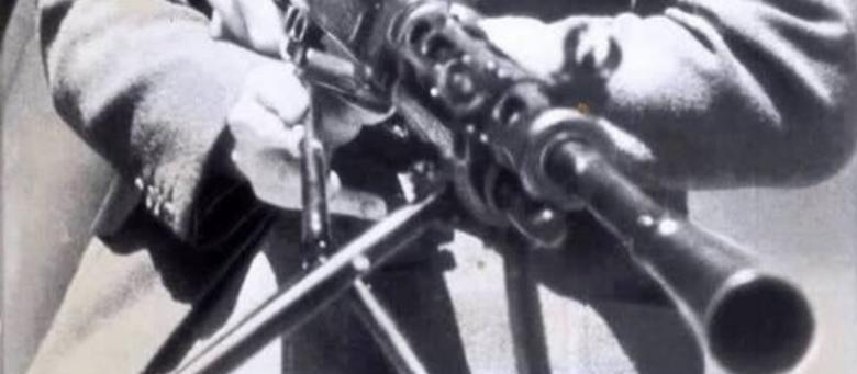 Regele Mihai, surprins într-o ipostază INEDITĂ. O fotografie din 1942 face senzație pe internet