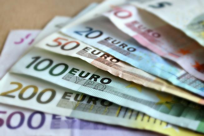  Băncile au redus dobânzile la credite. Împumuturile pentru case în lei au ajuns mai ieftine ca cele în euro