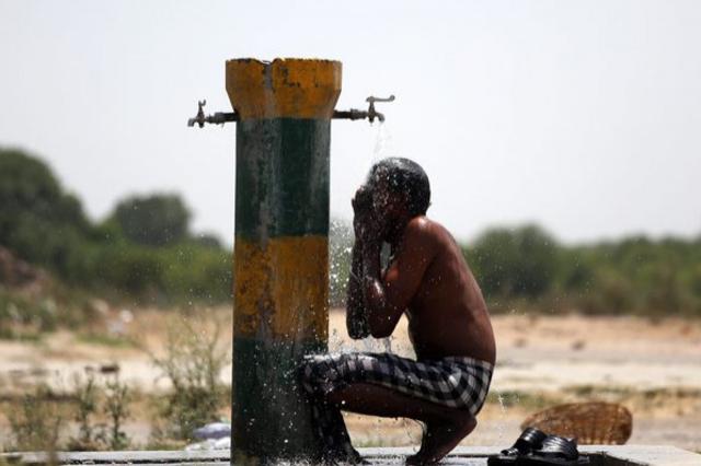 VAL UCIGAȘ de căldură în India. Cel puțin 800 de morți