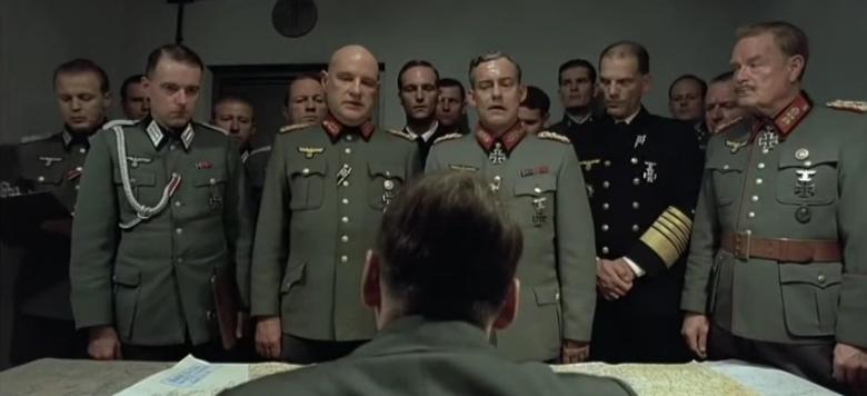 Hitler, din birourile Armatei Române: Ați ajuns de râsul lumii! O pușcă, un tanc nou nu ați făcut. Numai gargara e de voi... (VIDEO) 