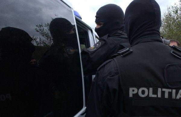 Percheziţii în Bihor, la persoane suspectate că au comis o evaziune fiscală  de 750.000 de euro  
