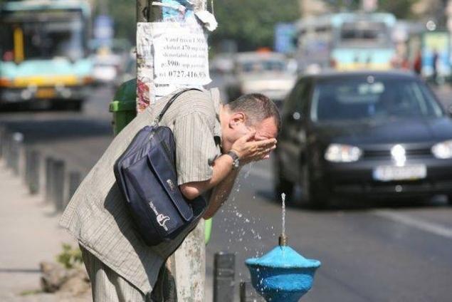 Orașul în care apa vine cu cisterna