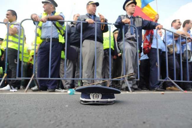 La poliţia SATU MARE e ordin pe unitate: JOS „CAŞCHETA“ după ora 16.00! 