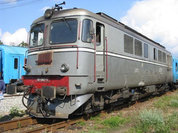 Furt de 230 tone de combustibil! Hoţii înlocuiau cu apă motorina folosită pentru alimentarea locomotivelor de tren