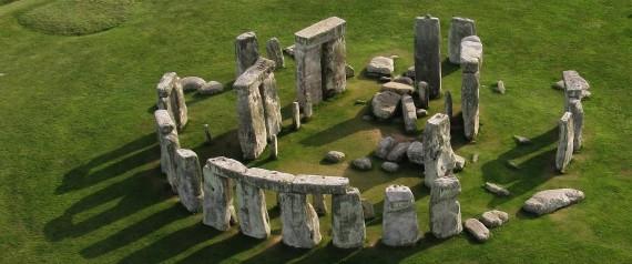 Mii de hippioţi şi atei au luat cu asalt Stonehenge