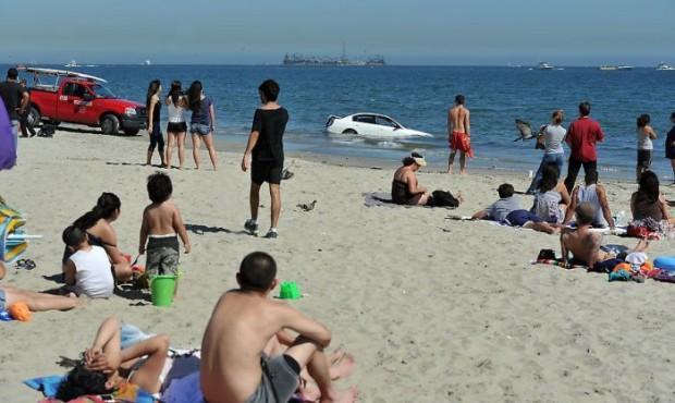 Legea Turismului va sancționa mai blând gherțoii. Ce amendă riști dacă intri cu mașina pe plajă