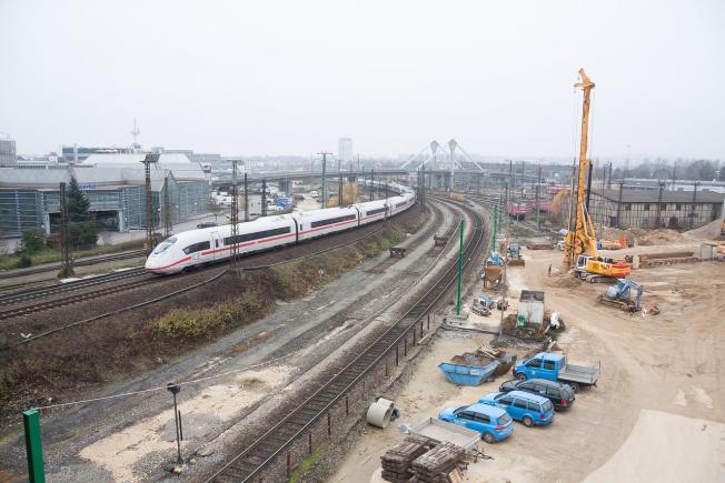 ACCIDENT TERIBIL. Român de 26 de ani, ucis de curentul produs de un tren în Germania