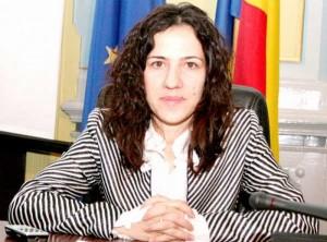 EXCLUSIV. Roxana Mînzatu, secretar de stat în Ministerul Fondurilor Europene, a avut un accident rutier în Hunedoara. Trei maşini lovite şi cinci persoane rănite 