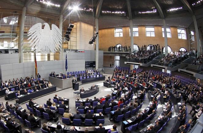 Bundestagul german vânează 120 de tineri absolvenți universitari. Inclusiv din România!