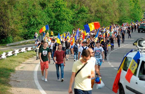 UPDATE: Tinerii basarabeni vin la Bucureşti.