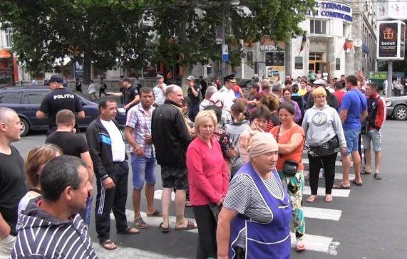 Primarul Chișinăului, în fața protestatarilor: La mine în ogradă erau doi porci, Borea și Nichita