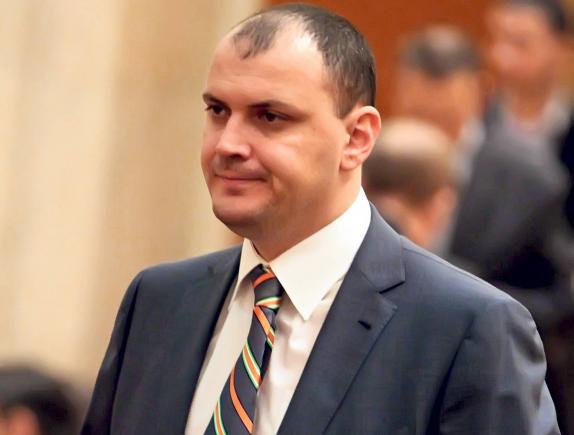 Sebastian Ghiţă şi Iulian Bădescu, trimişi în judecată de DNA