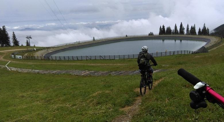 Asa arata o coborare cu bicicleta din Poiana Brasov (VIDEO)