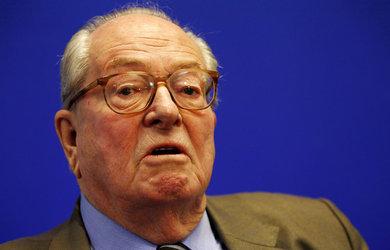 Jean-Marie Le Pen, dat afară de fiica sa din partidul pe care l-a creat și condus 40 de ani