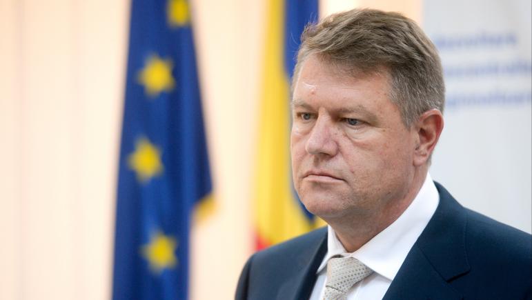 Sondaj: Iohannis se menţine în fruntea clasamentului la încredere, dar pierde din procente