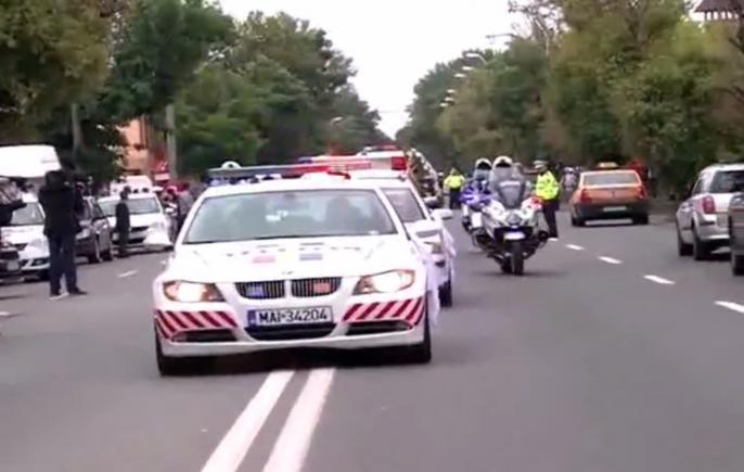 CEA MAI DIFICILĂ MISIUNE A POLIŢIŞTILOR. Poliţistul Gheorghe Ionescu e condus pe ultimul drum de colegii lui (VIDEO)