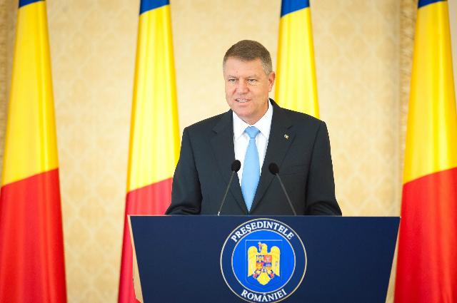 Iohannis vrea să spargă tiparele. De ce a mers atât de des în străinătate