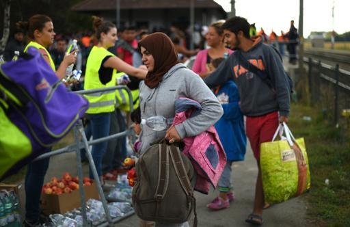 Reuniune la Praga: Valul imigranţilor care vine spre Europa se măreşte continuu 