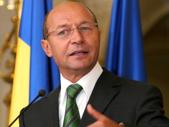 Băsescu: Primirea refugiaţilor, neconstituţională. Mă pun şi în pielea lui Klaus Iohannis, peste doi ani, când în metrou o să avem o bombă