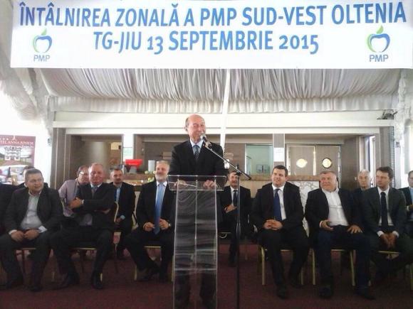 Băsescu anunţă că la sfârşitul lunii sau începutul lui octombrie se înscrie în PMP