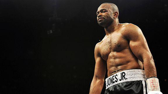 Vladimir Putin i-a acordat cetăţenia rusă boxerului american Roy Jones Jr.