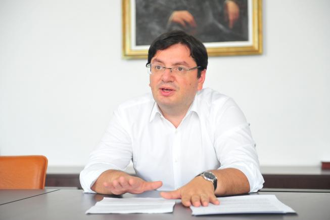 Ministrul Nicolae Bănicioiu: Majoritatea medicamentelor scoase de pe listă erau recomandate la delistare de Agenţia Europeană a Medicamentului 