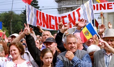 Chișinăul  a intrat în cea de-a doua saptămână de proteste. Cele mai mari din istoria post-sovietică a Republicii Moldova