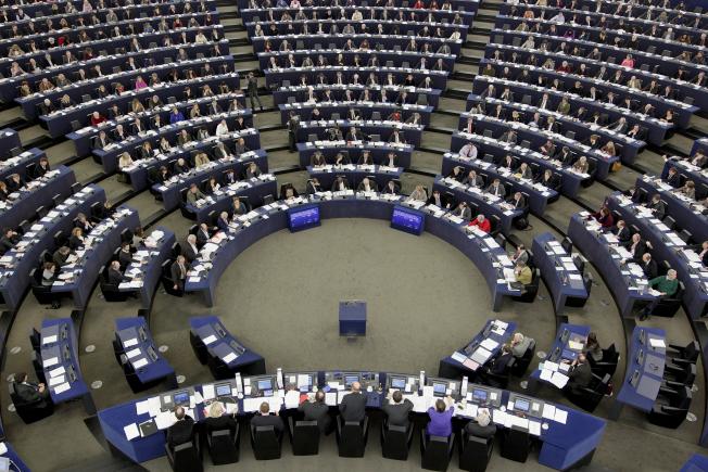 Parlamentul European a aprobat propunerea Comisiei, de redistribuire a 120.000 de migranți