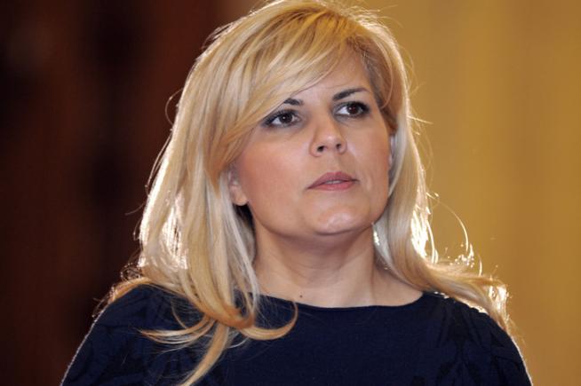 Elena Udrea rămâne sub control judiciar şi cu interdicţia de a nu părăsi ţara