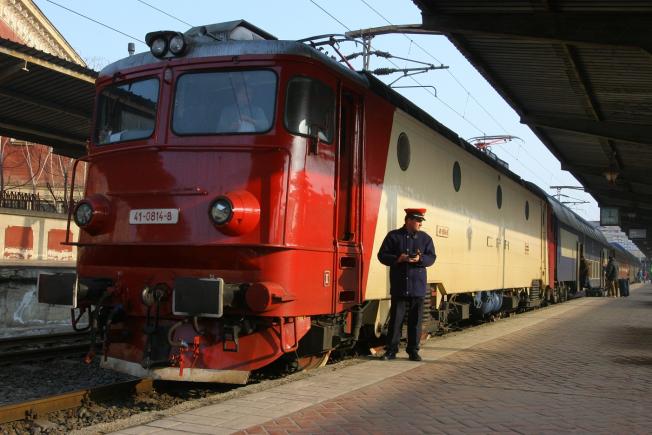 Visați la asa ceva? Toate trenurile obligate să aibă aer condiționat până în 2017