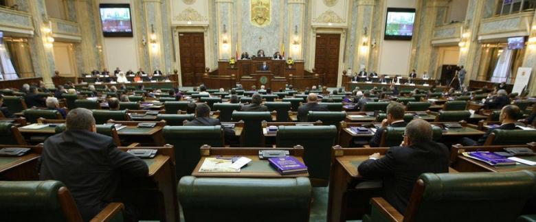 Noi reguli referitoare la conflictele de muncă, adoptate tacit de senatori