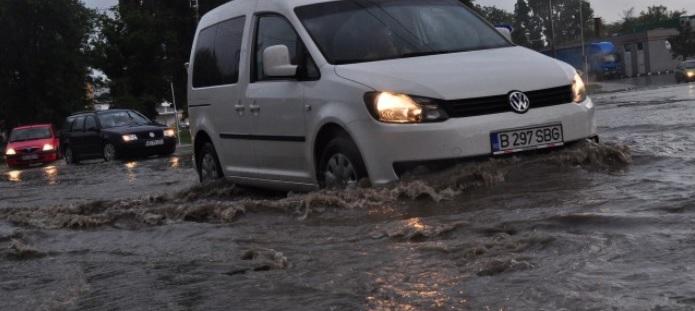 ULTIMA ORĂ. Cum se circulă pe drumurile din țară și unde sunt impuse restricții de trafic