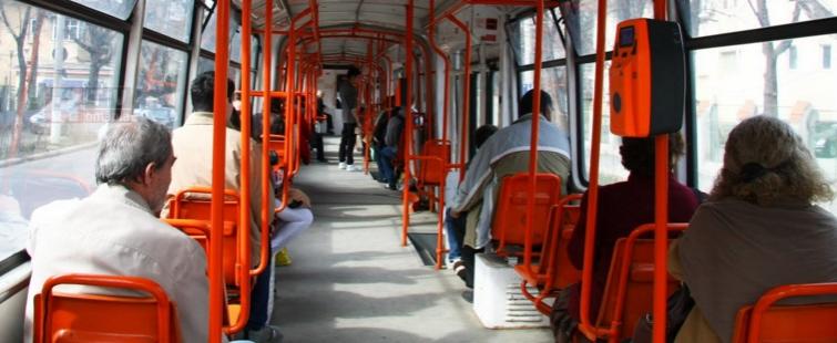 O nouă lege pentru transportul public. Ce amenzi rişti dacă eşti prins fără bilet