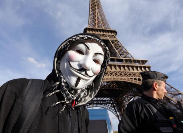 Anonymous se ține de cuvânt! Hackerii au spart mii de conturi Twitter și au publicat date personale ale teroriștilor ISIS