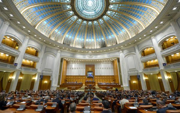 Parlamentul se reuneşte în şedinţă solemnă pentru a marca 26 de ani de la Revoluţie