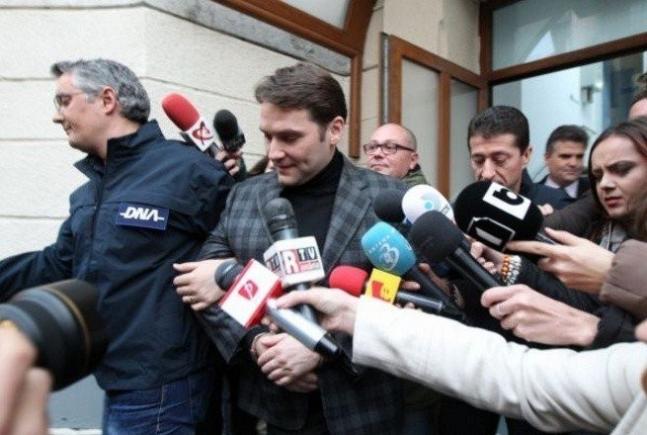 Dan Șova rămâne după gratii de Sărbători. Magistrații i-au prelungit mandatul de arestare cu 30 de zile