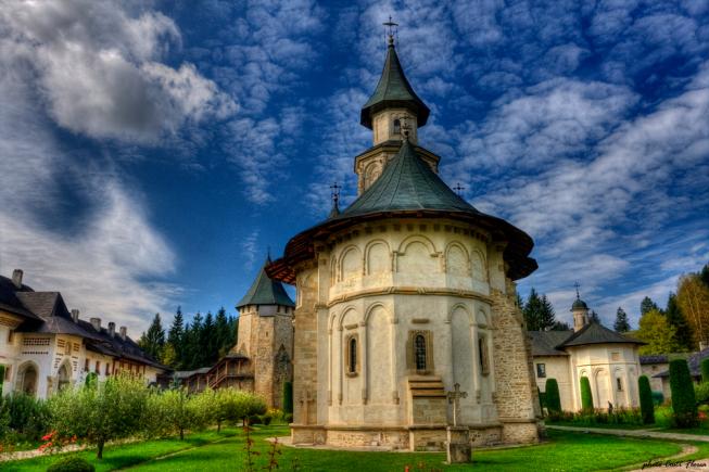 Redescoperă România. Putna - prima mănăstire a lui Ștefan cel Mare