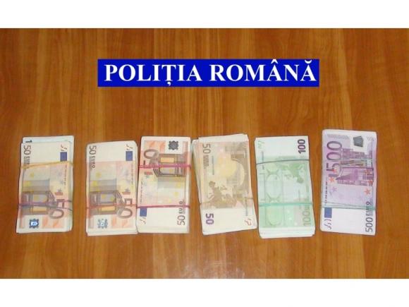 Cum au recuperat poliţiştii peste 75.000 de euro din locuinţa unui brăilean. Acesta a fost reţinut pentru furt