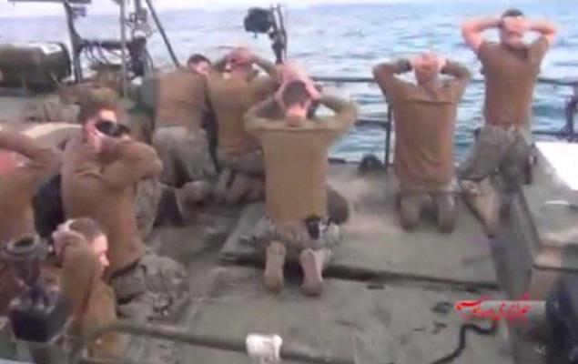 Umiliți și Fără Reacție! Momentul Capturării Militarilor Americani Aflați pe Navele de Război Reținute de Iran (VIDEO)