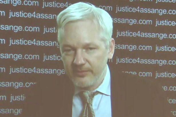 Conferință de presă a fondatorului WikiLeaks, Julian Assange 