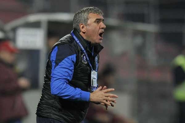 Hagi, criză de nervi după înfrângere: Sunt numai vedete aici, e lotul vedetă!