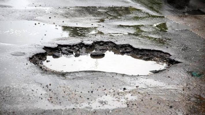 ATENŢIE! În Bucureşti, a început marea astupare. A gropilor.  