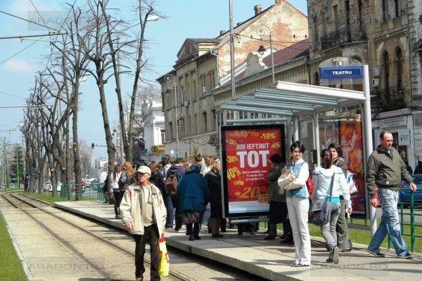 O tânără din Arad a născut în staţia de tramvai