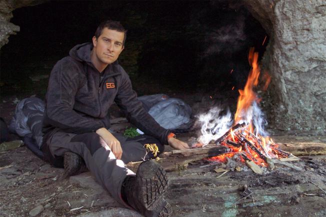 Bear Grylls se întoarce. Oare femeile pot supraviețui mai ușor decât bărbații?