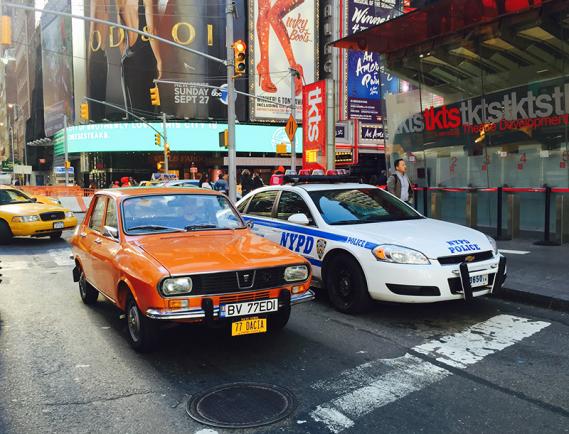 Interviu cu singurul român care conduce o Dacia 1300 în New York