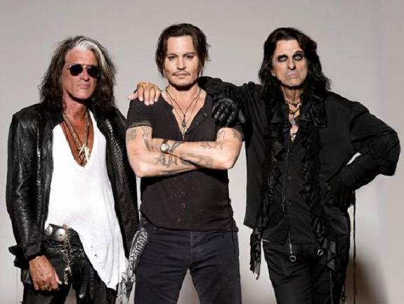 Johnny Depp, Alice Cooper & Joe Perry în concert la Bucureşti ! (audio)